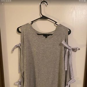 Alison Andrews open sleeve top